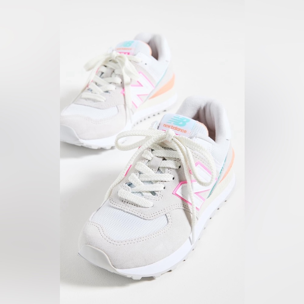 New Balance 574 in nimbus cloud/peach glaze. Size 7.5